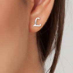 Letter L earrings by BR01