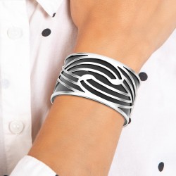 Cuff bracelet by BR01