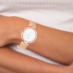 Elegant Shelly watch by BR01