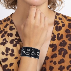 Cuff bracelet by BR01